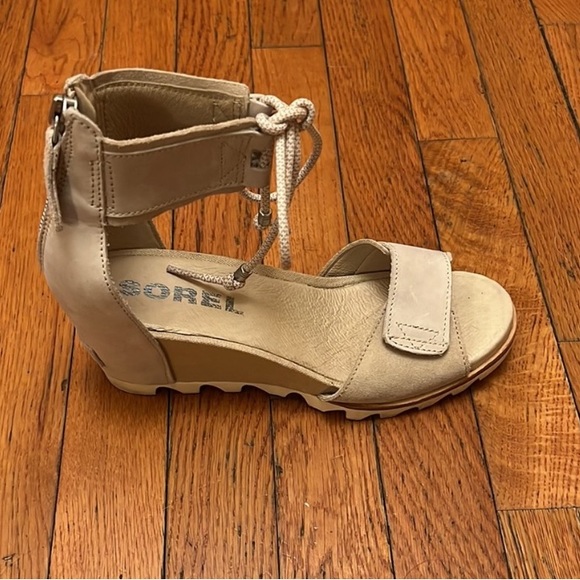Sorel sandals - Joanie cuff wedges - Picture 4 of 5